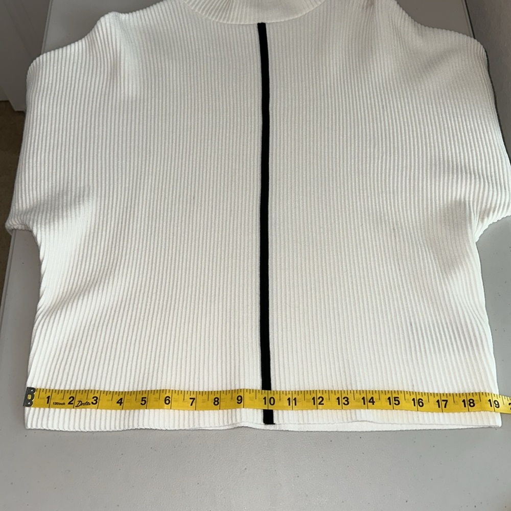 NWT Philosophy White Sweater with Black Detailing Zs.L - Picture 8 of 14